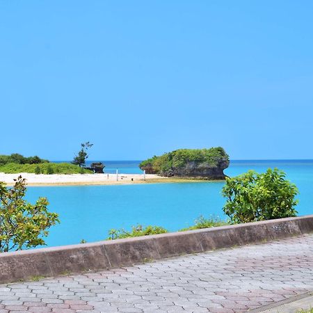 Breaky Hotel Chatan Buitenkant foto