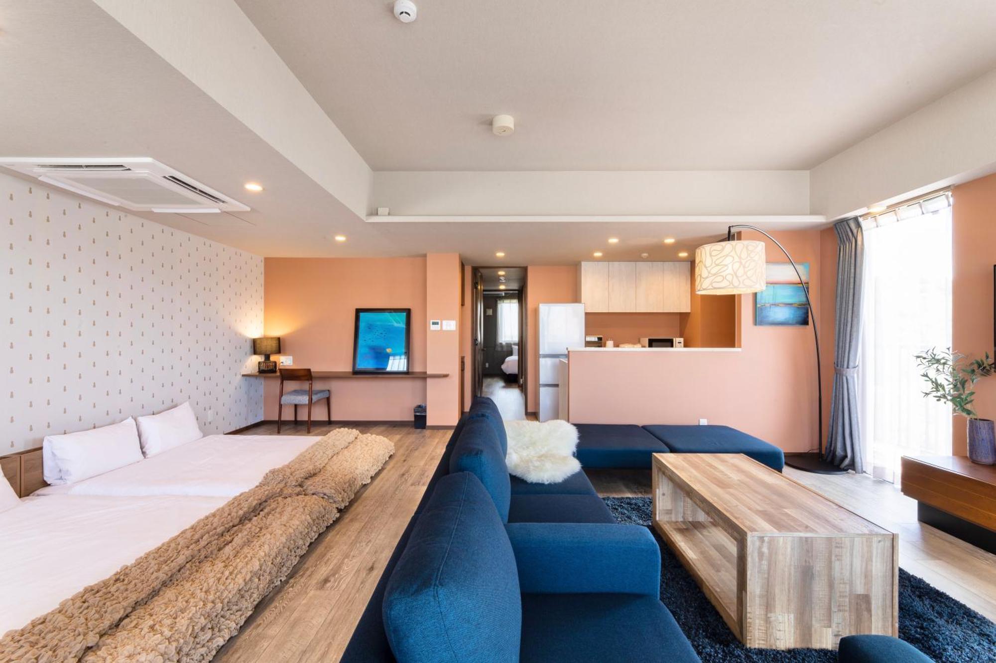Breaky Hotel Chatan Buitenkant foto
