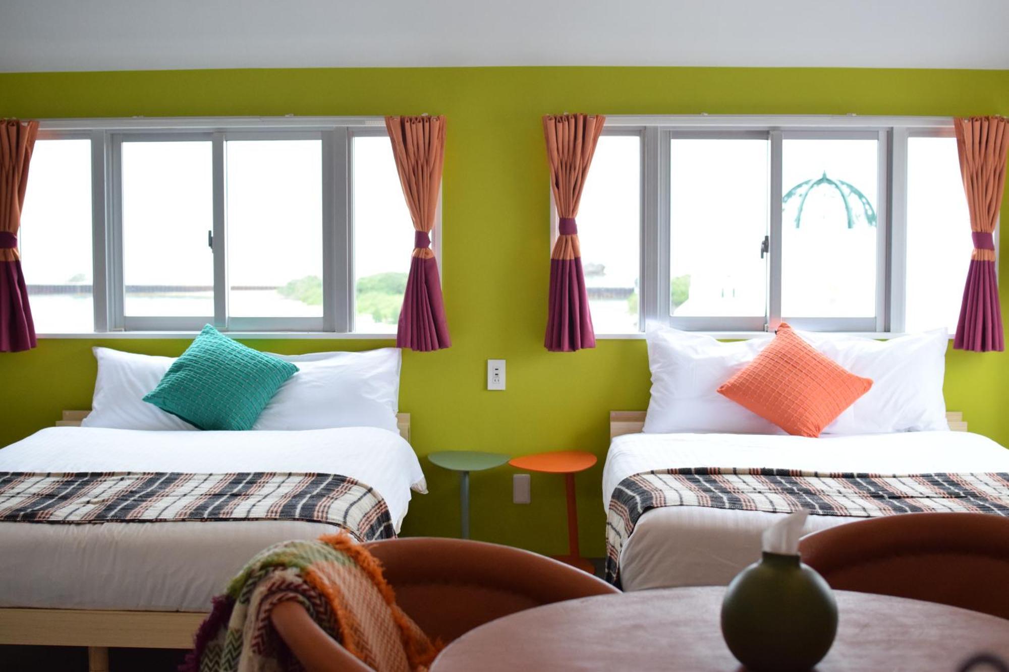 Breaky Hotel Chatan Buitenkant foto
