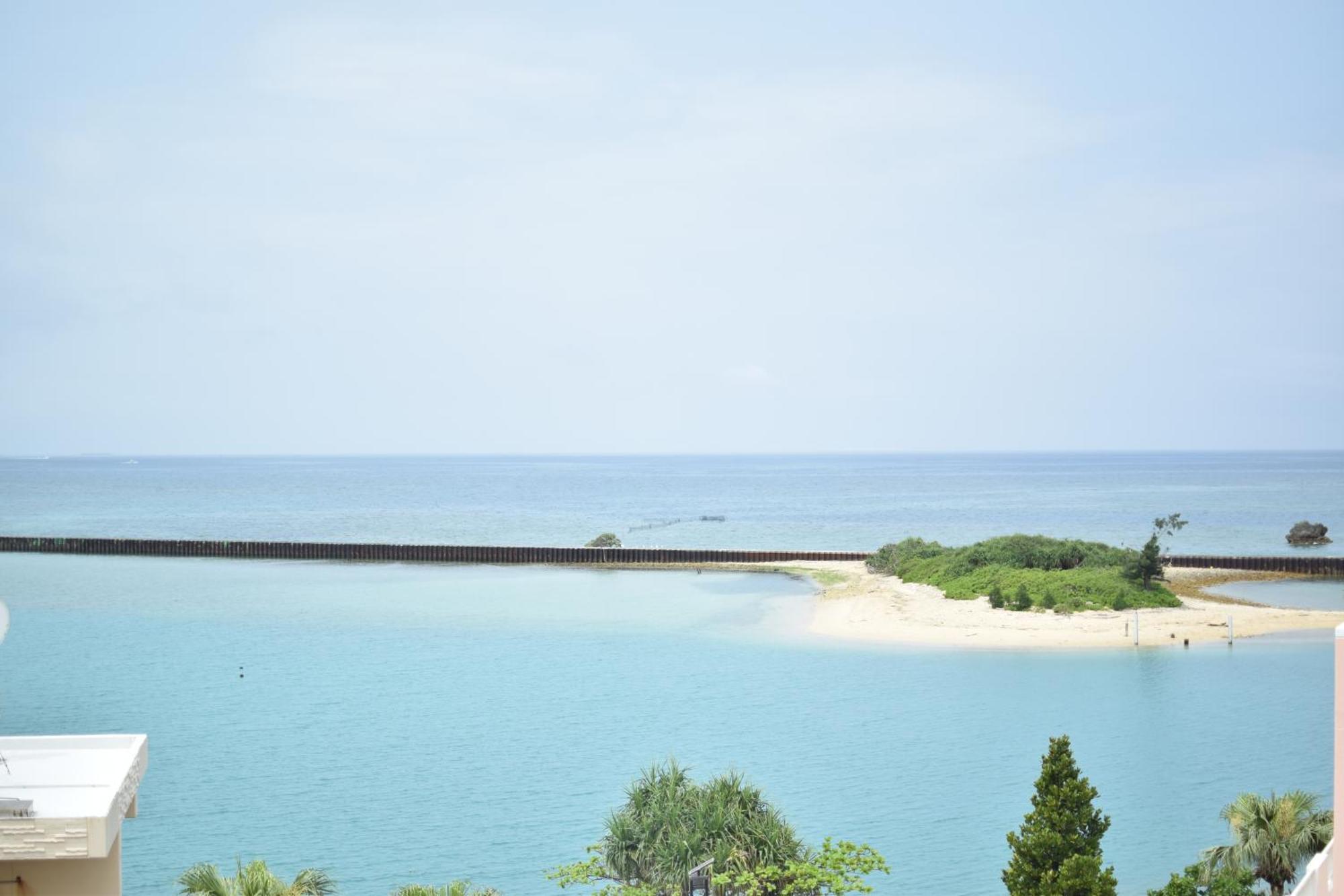 Breaky Hotel Chatan Buitenkant foto