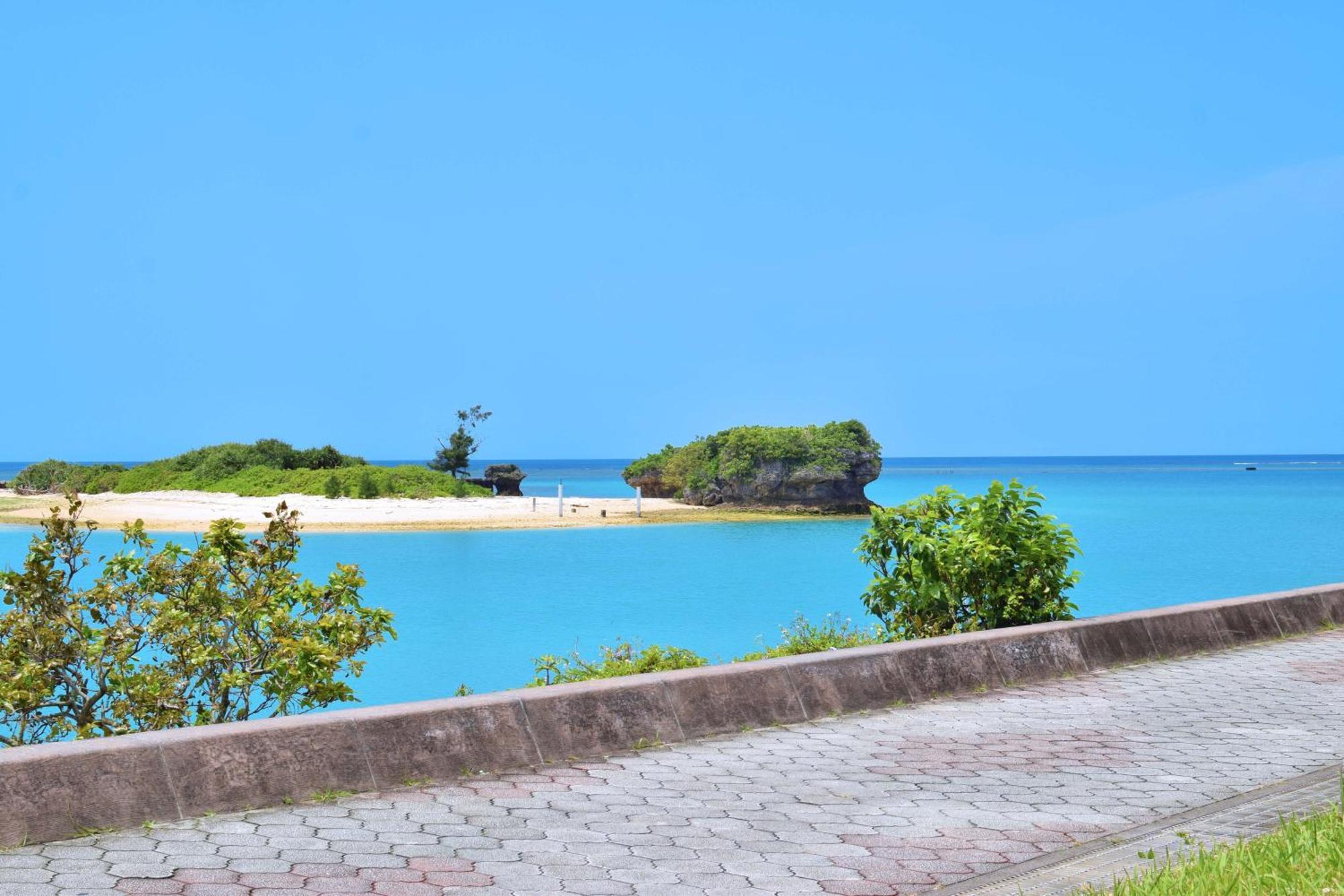 Breaky Hotel Chatan Buitenkant foto