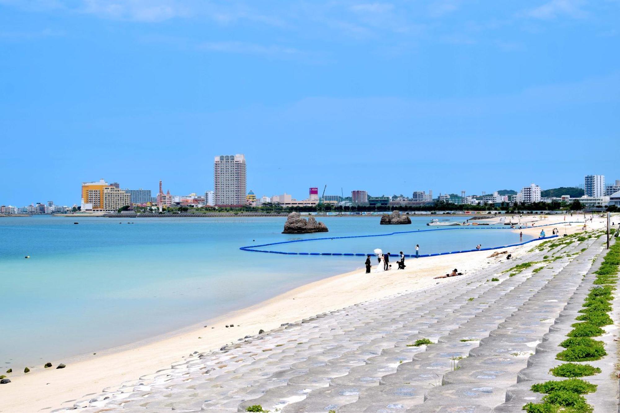 Breaky Hotel Chatan Buitenkant foto